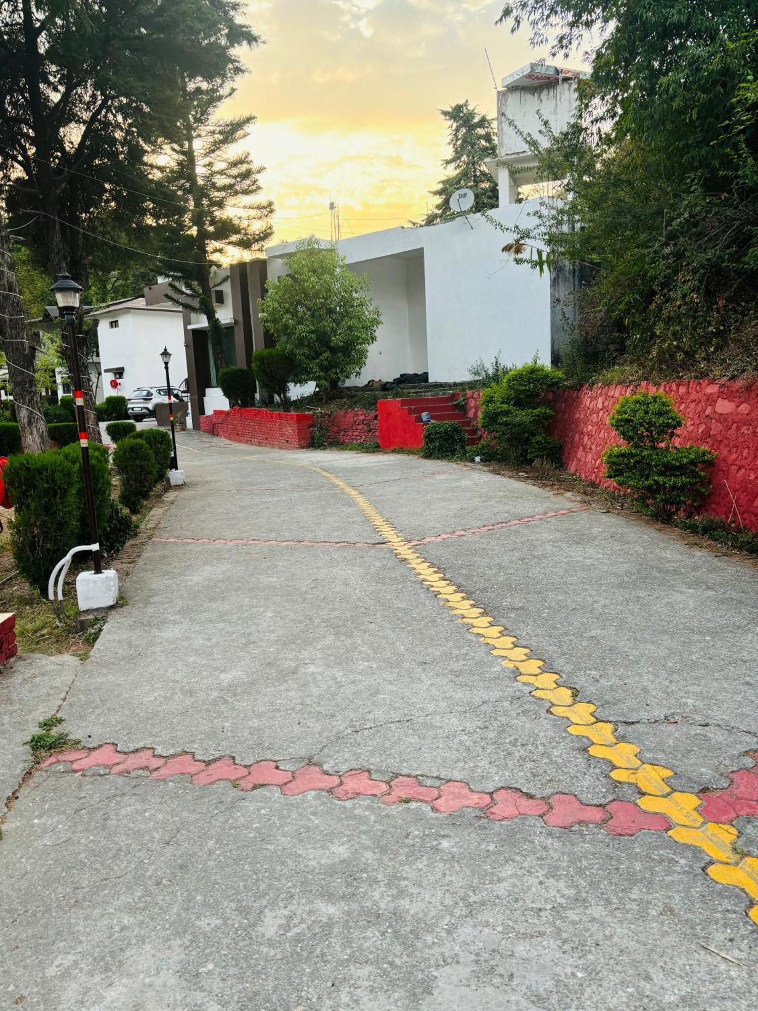 Shikha Resort Ewentbliz Bhimtal Exterior photo